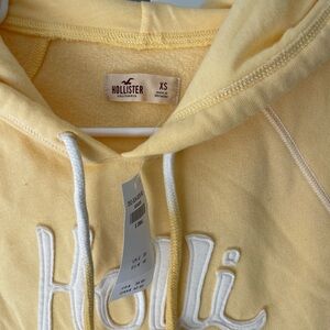 Hollister Light Yellow Sweatshirt